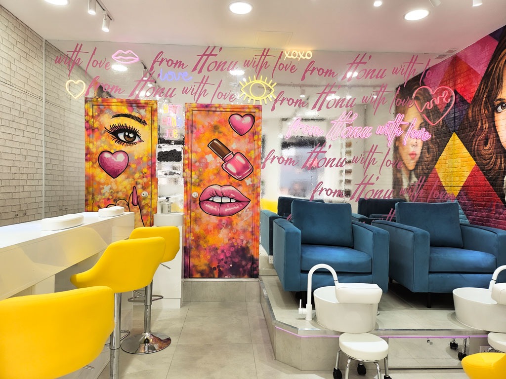 Luxury nail bar experience in Farringdon London with stylish interior, comfortable seating and modern setup